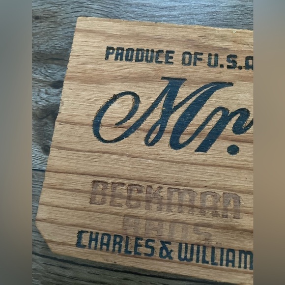 Vintage Wood sign Mr. Tokay Grapes Beckman Bros Charles & William Cali Crate - Picture 2 of 7